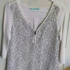 Maurices XS / Small White Lace Design Top